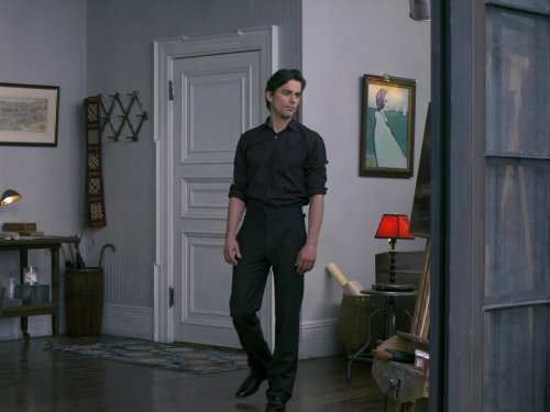 "White Collar" Out of the Box