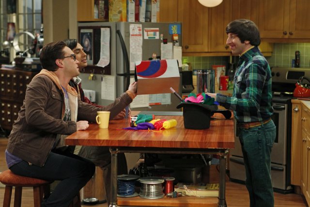 "The Big Bang Theory" The Shiny Trinket Maneuver