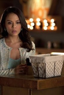 "Pretty Little Liars" Mona-Mania