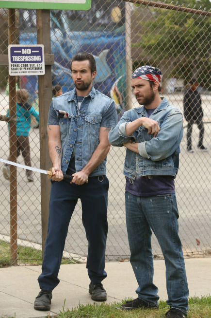 "It's Always Sunny in Philadelphia" Gun Fever Too: Still Hot