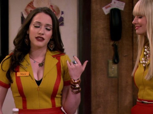 "2 Broke Girls" And the Group Head