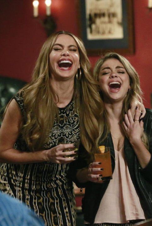 "Modern Family" Haley's 21st Birthday